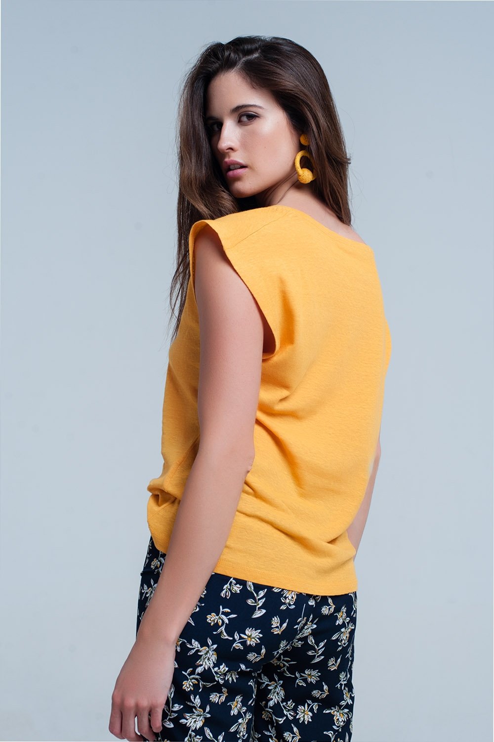 Yellow T-Shirt With Scoop Neck