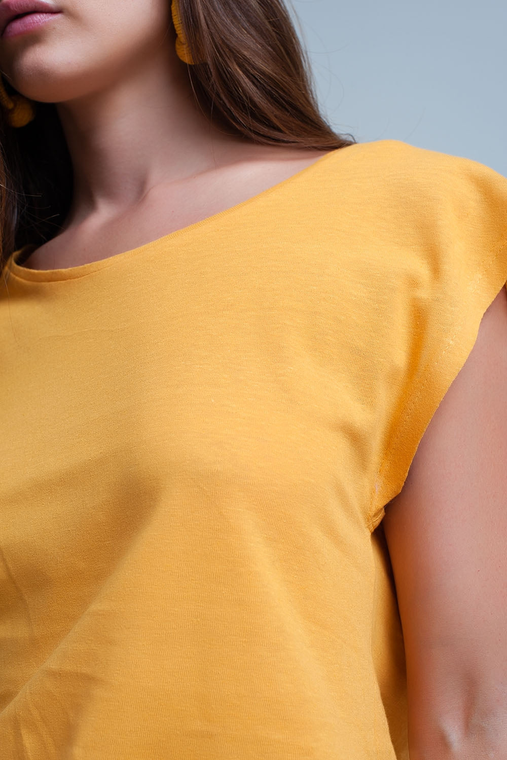 Yellow T-Shirt With Scoop Neck